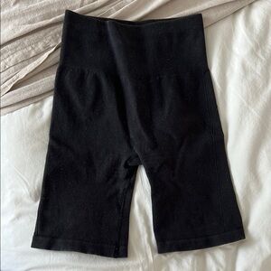 Everlane Thick Ribbed Biker Shorts